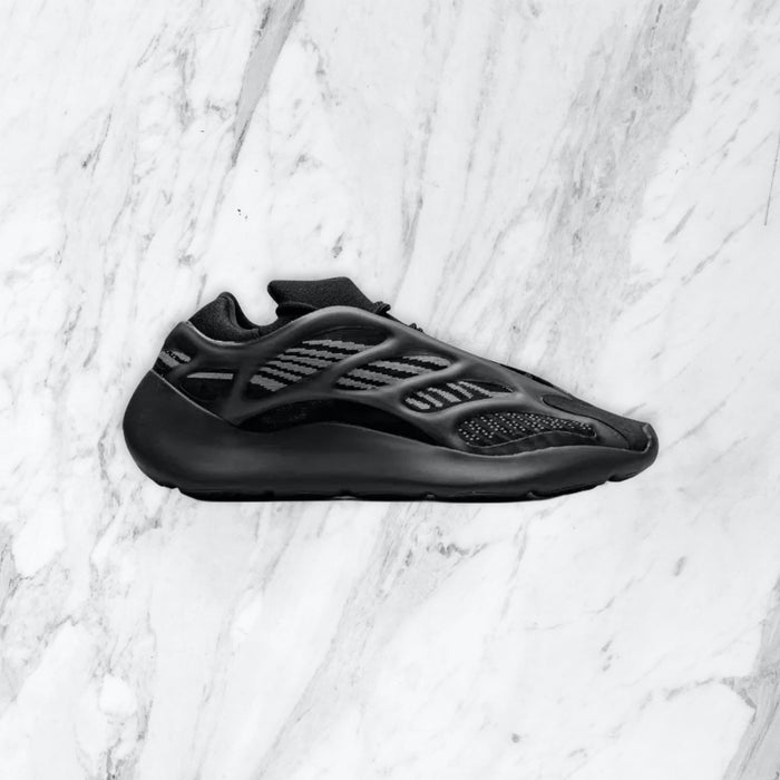 Yeezy 700 V3 — Noir — Wise