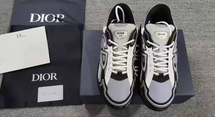 Photo client — Dior B30