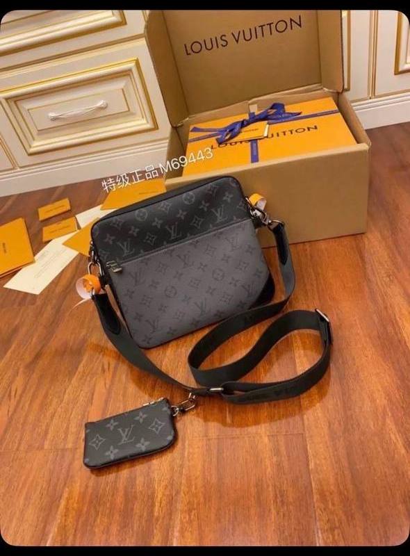 Photo client — Sacoche Louis Vuitton — Noir