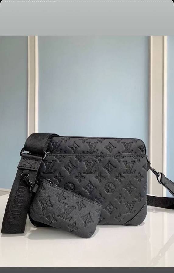 Photo client — Sacoche Louis Vuitton — Noir